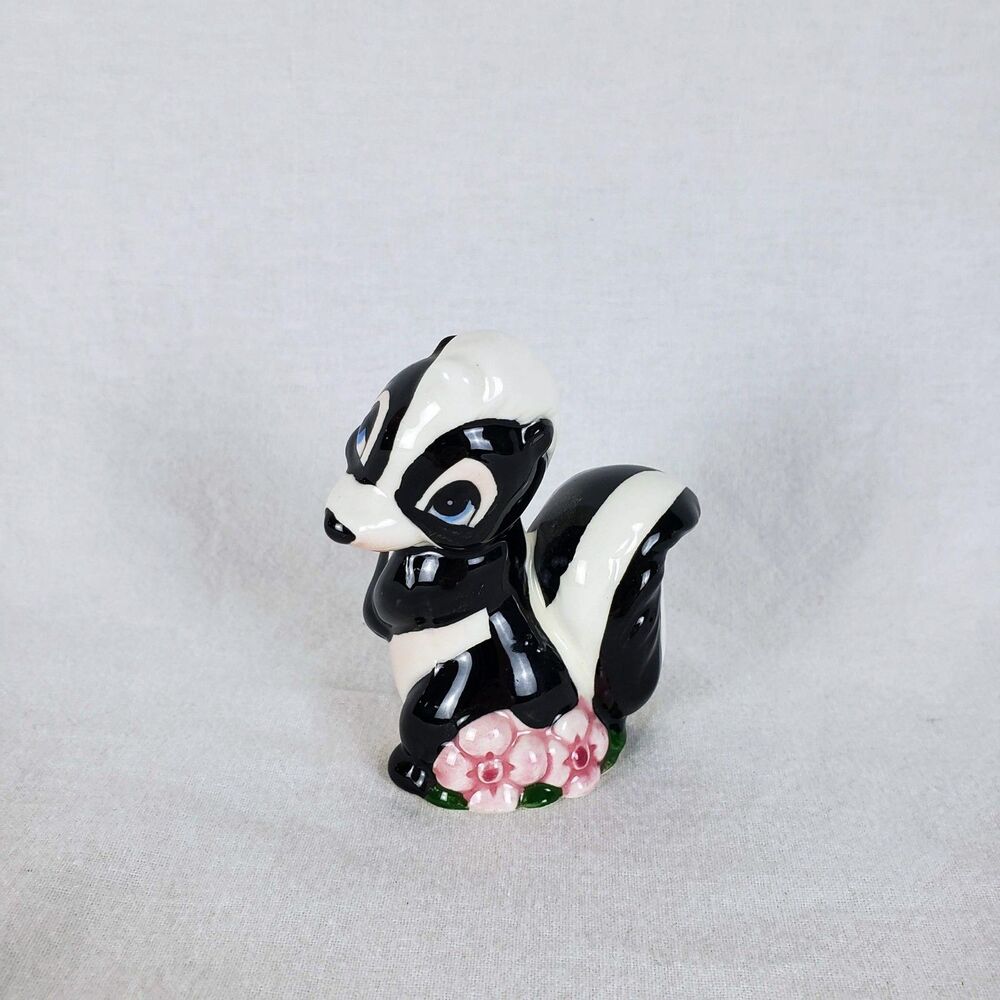 Vintage Disney Flower Skunk Ceramic Figurine 3" Made in Japan Bambi